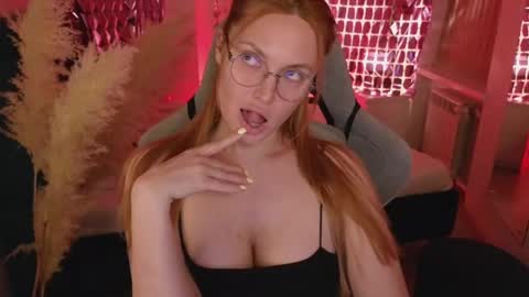 Snapshot of love_call chatting on February 9, 11:36 am love_call online show from February 9, 11:36 am
