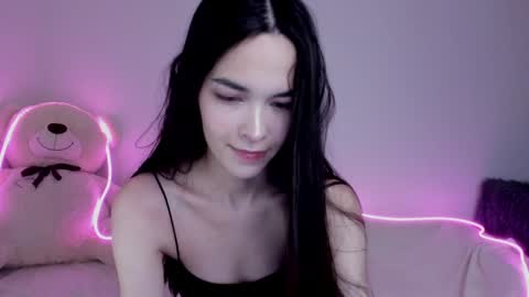 Snapshot of love_coin chatting on February 6, 3:31 pm Love is name - I want to be your hobby General of hearts troops online show from February 6, 3:31 pm