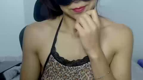 Snapshot of love_gatubela chatting on March 13, 9:10 pm Nina online show from March 13, 9:10 pm