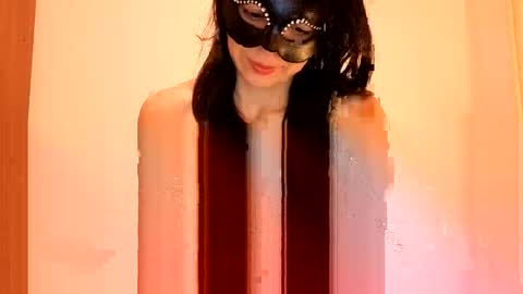 Snapshot of love_gatubela chatting on April 23, 2:24 am Nina online show from April 23, 2:24 am