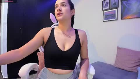 Kristen LoveBerry online show from July 13, 6:33 pm