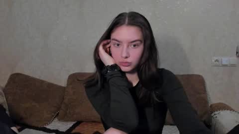 Snapshot of love_lina_muuur chatting on February 14, 7:43 pm LINA online show from February 14, 7:43 pm