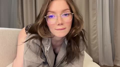 Sofi   online show from January 13, 6:02 pm