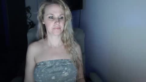 LoVe On  online show from February 14, 10:45 am