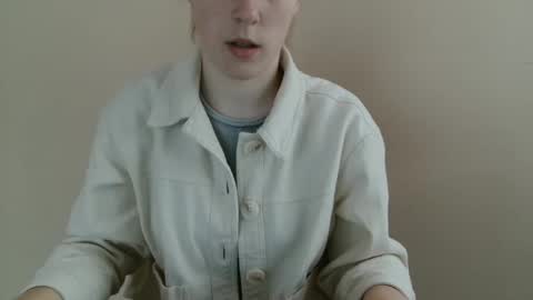 Vivian online show from March 27, 12:38 pm