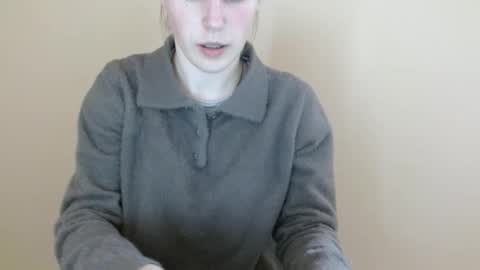 Vivian online show from April 2, 12:14 pm