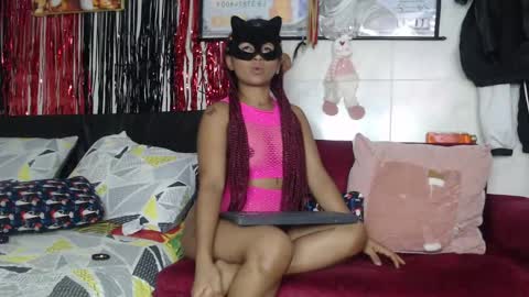 Snapshot of lovecreyzyshowcam chatting on December 23, 1:51 am Frank and Nathy online show from December 23, 1:51 am