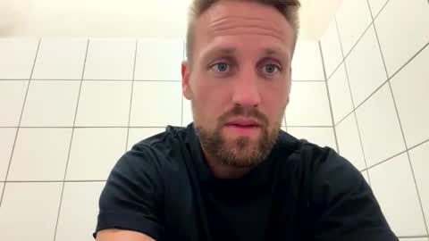 Snapshot of lovefuesse chatting on September 12, 10:04 am lovefuesse online show from September 12, 10:04 am