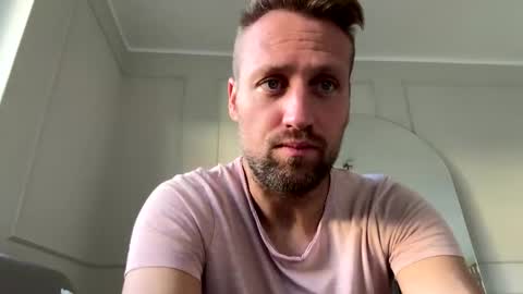 Snapshot of lovefuesse chatting on November 3, 8:37 am lovefuesse online show from November 3, 8:37 am