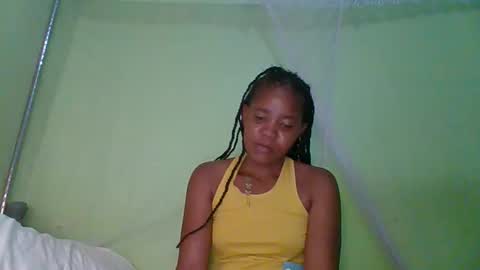 Snapshot of lovegal335 chatting on April 11, 11:09 pm lovegal335 online show from April 11, 11:09 pm