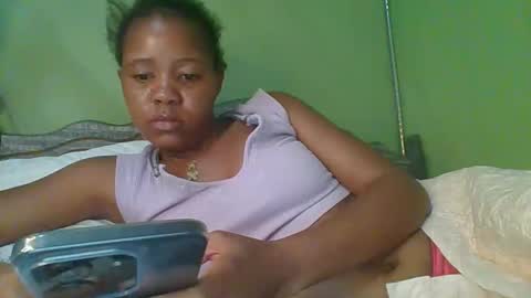 Snapshot of lovegal335 chatting on April 28, 7:24 am lovegal335 online show from April 28, 7:24 am