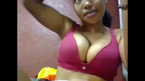 loveinlife750427 online show from February 19, 2:51 am