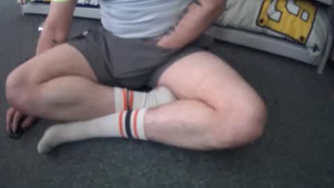 Snapshot of lovelength99 chatting on February 14, 8:42 am lovelength99 online show from February 14, 8:42 am