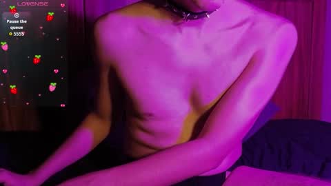 Snapshot of lovelessaiko chatting on March 4, 8:42 am Aiko online show from March 4, 8:42 am