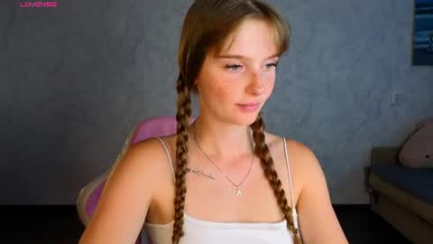 Snapshot of lovelly_molly chatting on July 18, 3:49 pm Molly online show from July 18, 3:49 pm
