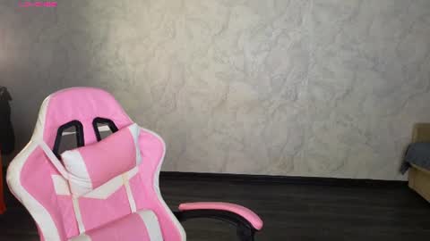 Snapshot of lovelly_molly chatting on July 27, 5:53 pm Molly online show from July 27, 5:53 pm