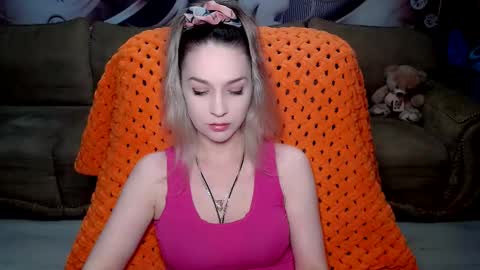 Snapshot of lovellymalina chatting on December 25, 1:41 pm private open online show from December 25, 1:41 pm