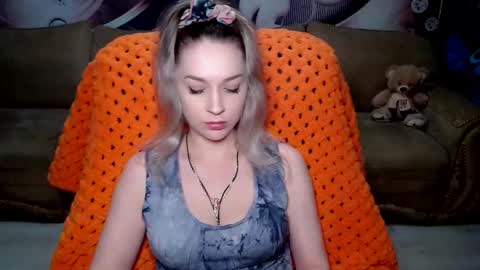 Snapshot of lovellymalina chatting on January 3, 1:14 pm private open online show from January 3, 1:14 pm