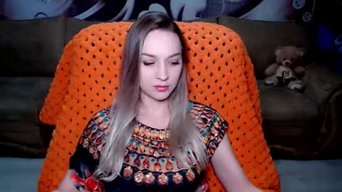 Snapshot of lovellymalina chatting on January 4, 2:14 pm private open online show from January 4, 2:14 pm
