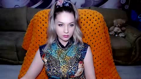 Snapshot of lovellymalina chatting on January 5, 1:04 pm private open online show from January 5, 1:04 pm