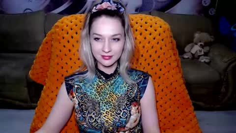 Snapshot of lovellymalina chatting on January 12, 6:27 pm private open online show from January 12, 6:27 pm