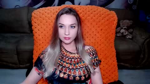 Snapshot of lovellymalina chatting on January 29, 4:41 pm private open online show from January 29, 4:41 pm