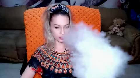 Snapshot of lovellymalina chatting on February 7, 5:40 pm private open online show from February 7, 5:40 pm