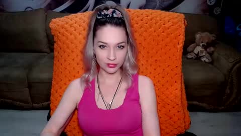 Snapshot of lovellymalina chatting on February 10, 2:16 pm private open online show from February 10, 2:16 pm