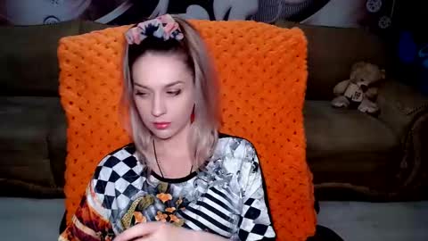 Snapshot of lovellymalina chatting on March 2, 5:47 pm private open online show from March 2, 5:47 pm