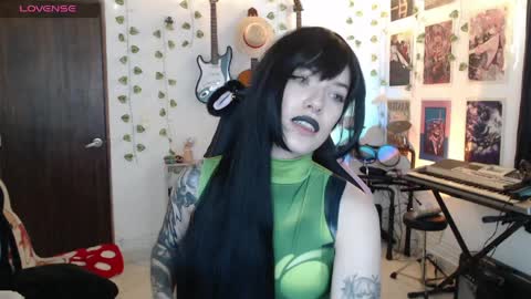 Cassie online show from April 2, 7:55 pm