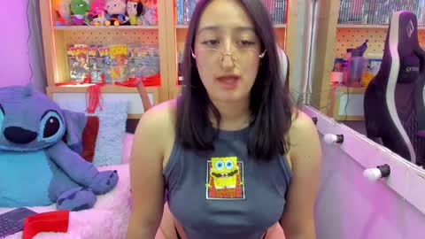 Snapshot of lovely_chloe19 chatting on March 1, 2:26 am Chloe online show from March 1, 2:26 am