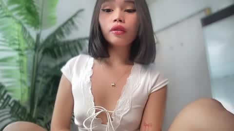 lovely_cittie18 online show from April 13, 2:39 am