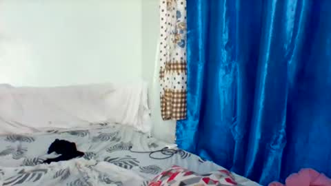 Snapshot of lovely_goodness chatting on December 11, 10:58 am enid online show from December 11, 10:58 am