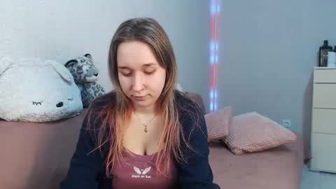 Lovely Hayley online show from February 13, 10:06 pm