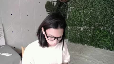 kimmy online show from June 19, 4:33 pm