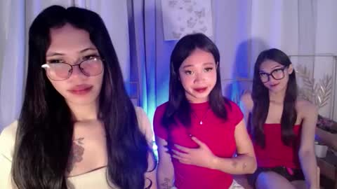 lovely_lianne online show from March 12, 1:23 am