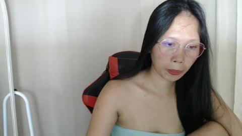 Snapshot of lovely_pinayxxx chatting on July 15, 12:10 pm lovely_pinayxxx online show from July 15, 12:10 pm