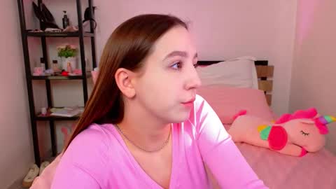 Snapshot of lovely_poppy chatting on September 18, 1:40 am Lolly online show from September 18, 1:40 am