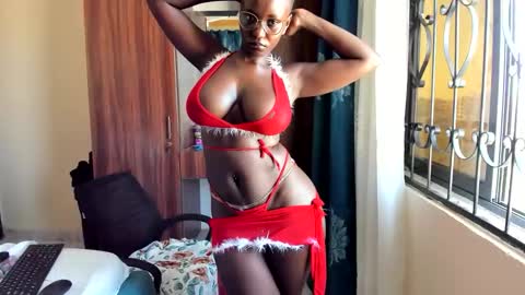 Snapshot of lovely_princes1 chatting on February 5, 1:16 pm I am witty online show from February 5, 1:16 pm