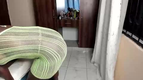 Snapshot of lovely_princes1 chatting on February 23, 5:10 pm I am witty online show from February 23, 5:10 pm
