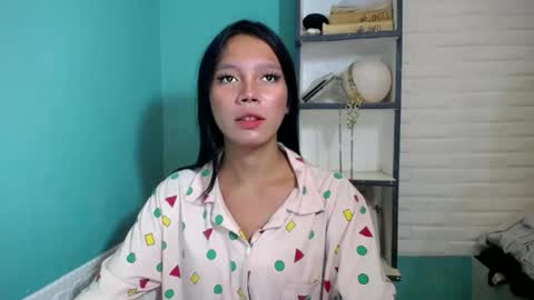 Thea  online show from February 9, 10:19 am