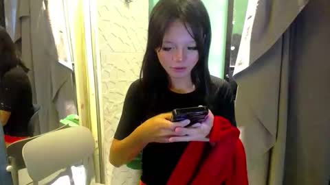 Thea  online show from May 10, 8:25 pm