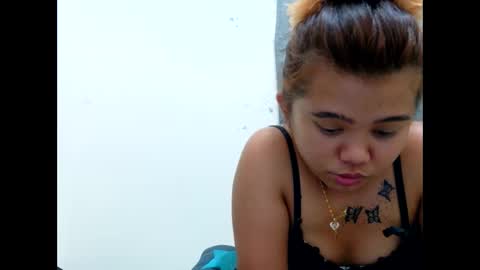 lovelyasian_babe online show from April 12, 5:34 am