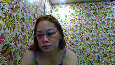 Snapshot of lovelyasiancutie chatting on April 6, 10:00 pm lovelyasiancutie online show from April 6, 10:00 pm