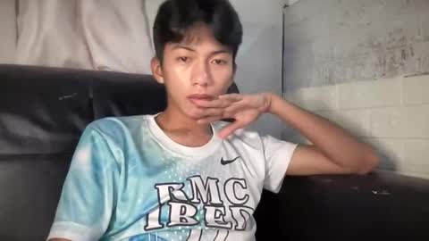 Snapshot of lovelyboy_jm chatting on May 12, 1:30 pm lovelyboy_jm online show from May 12, 1:30 pm