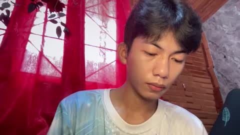 Snapshot of lovelyboy_jm chatting on May 13, 1:36 am lovelyboy_jm online show from May 13, 1:36 am