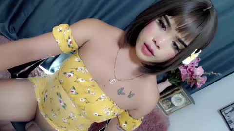 Snapshot of lovelydollsandra chatting on February 22, 1:35 pm lovelydollsandra online show from February 22, 1:35 pm