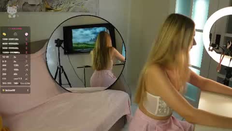 lovelygracee online show from June 18, 4:22 pm