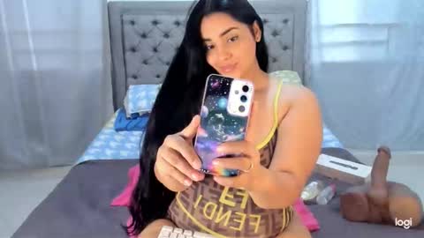 Snapshot of lovelykendall chatting on January 28, 10:34 pm Kendall  online show from January 28, 10:34 pm