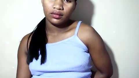 lovelylarra online show from July 1, 6:37 am